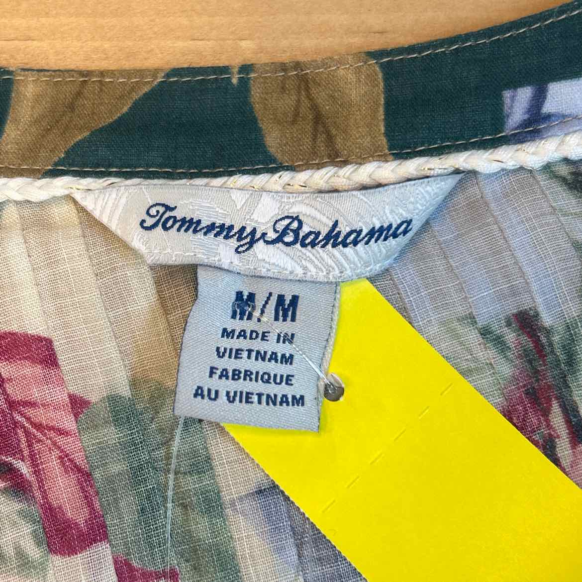 Tommy Bahama Size M Green New Button Down LS