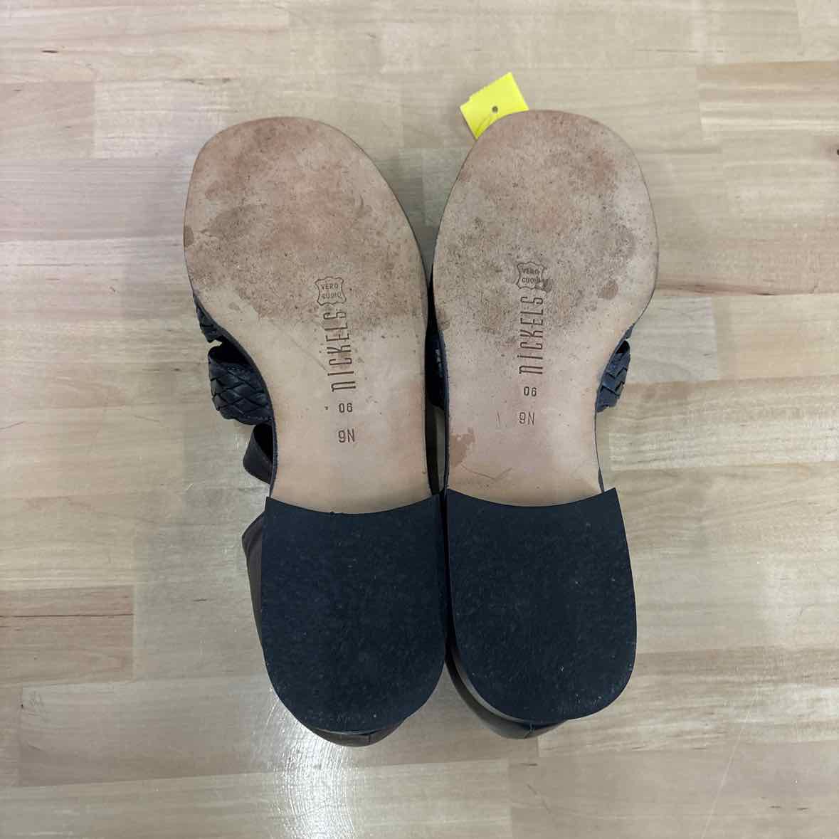 Nickels Size 9 Black Leather Sandals