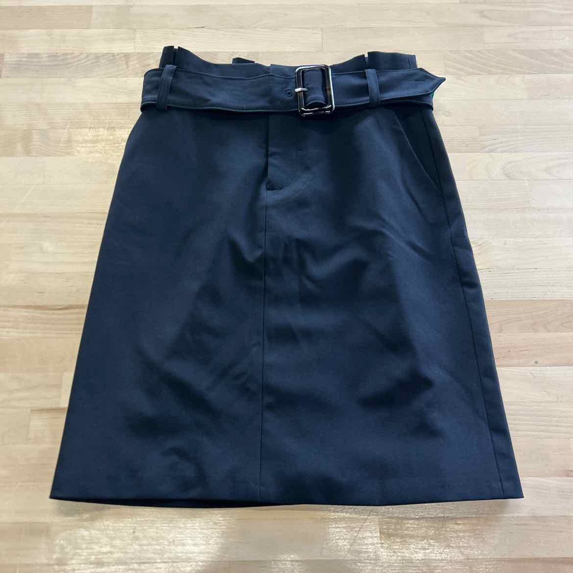 Banana Republic Size 00 Black Preloved Skirt