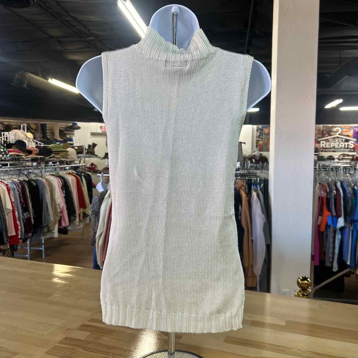 Limited Size XS White Knit Preloved Sleeveless