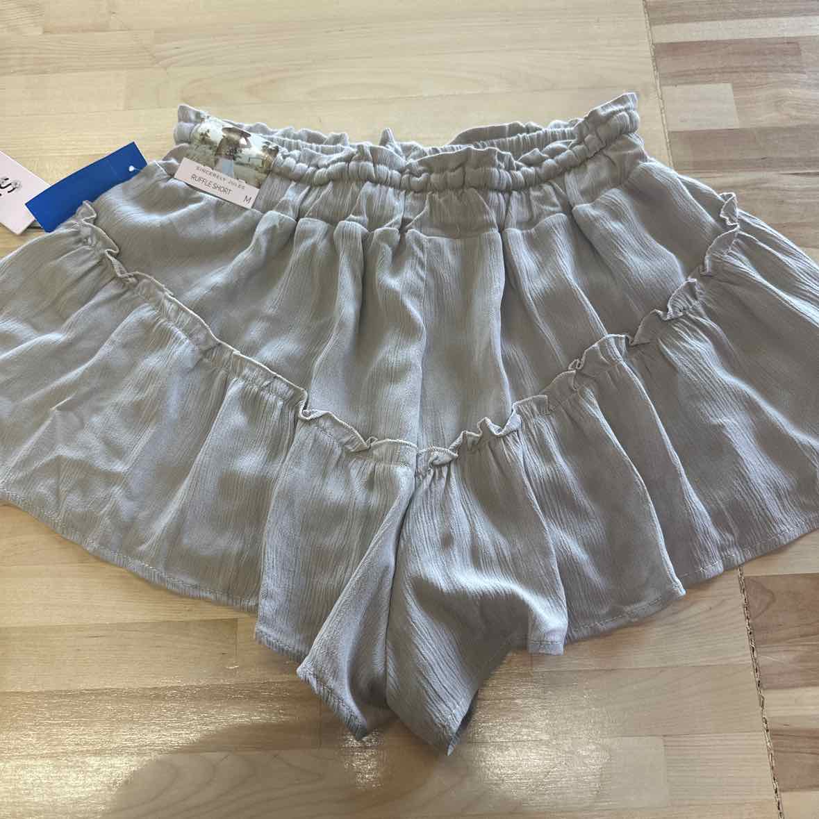 Sincerely Jules Size M Tan Shorts