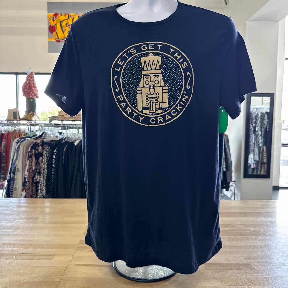 Old Navy Size L Navy T-shirt