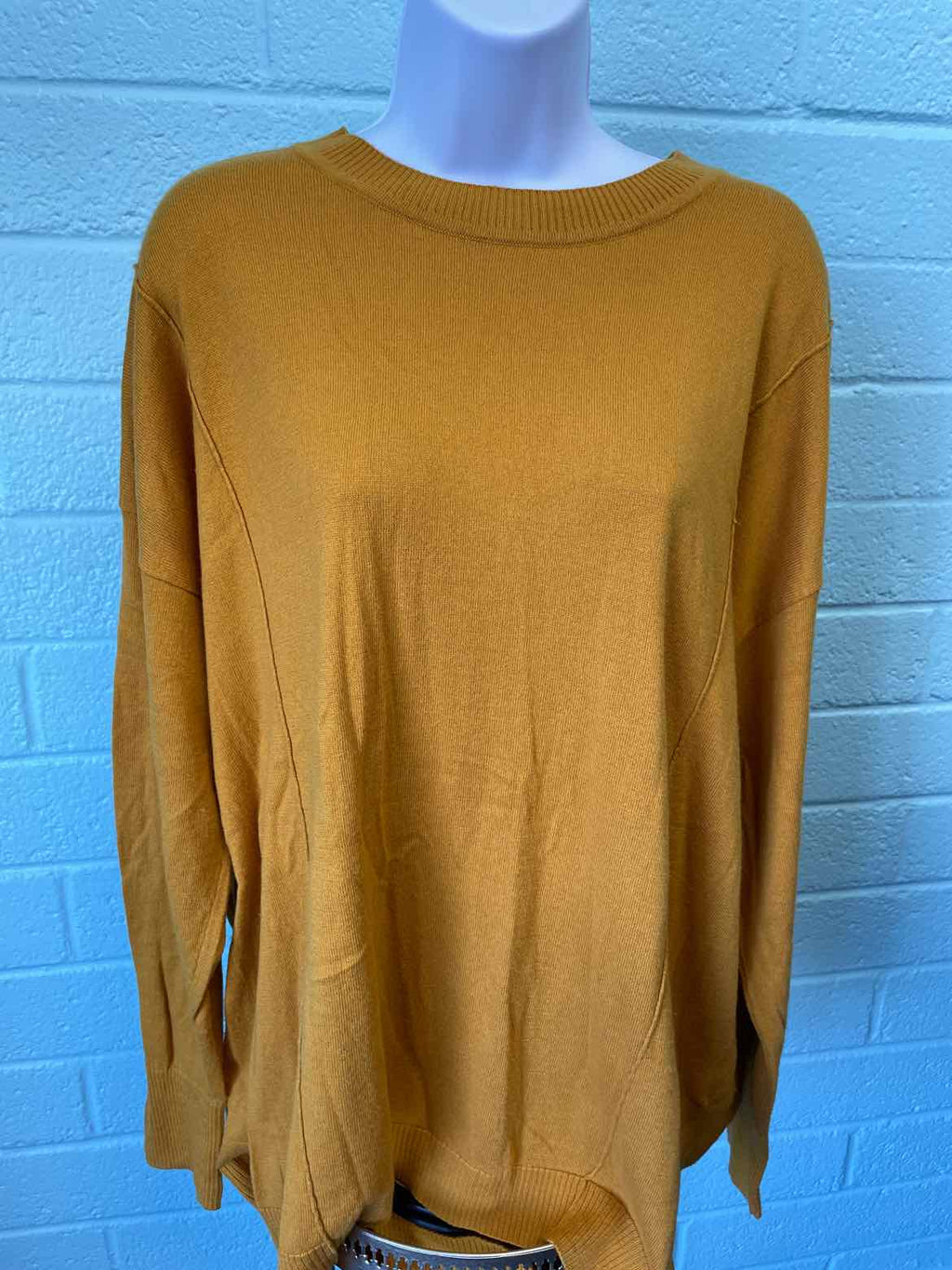 Isaac Mizrahi Size L Mustard Sweater