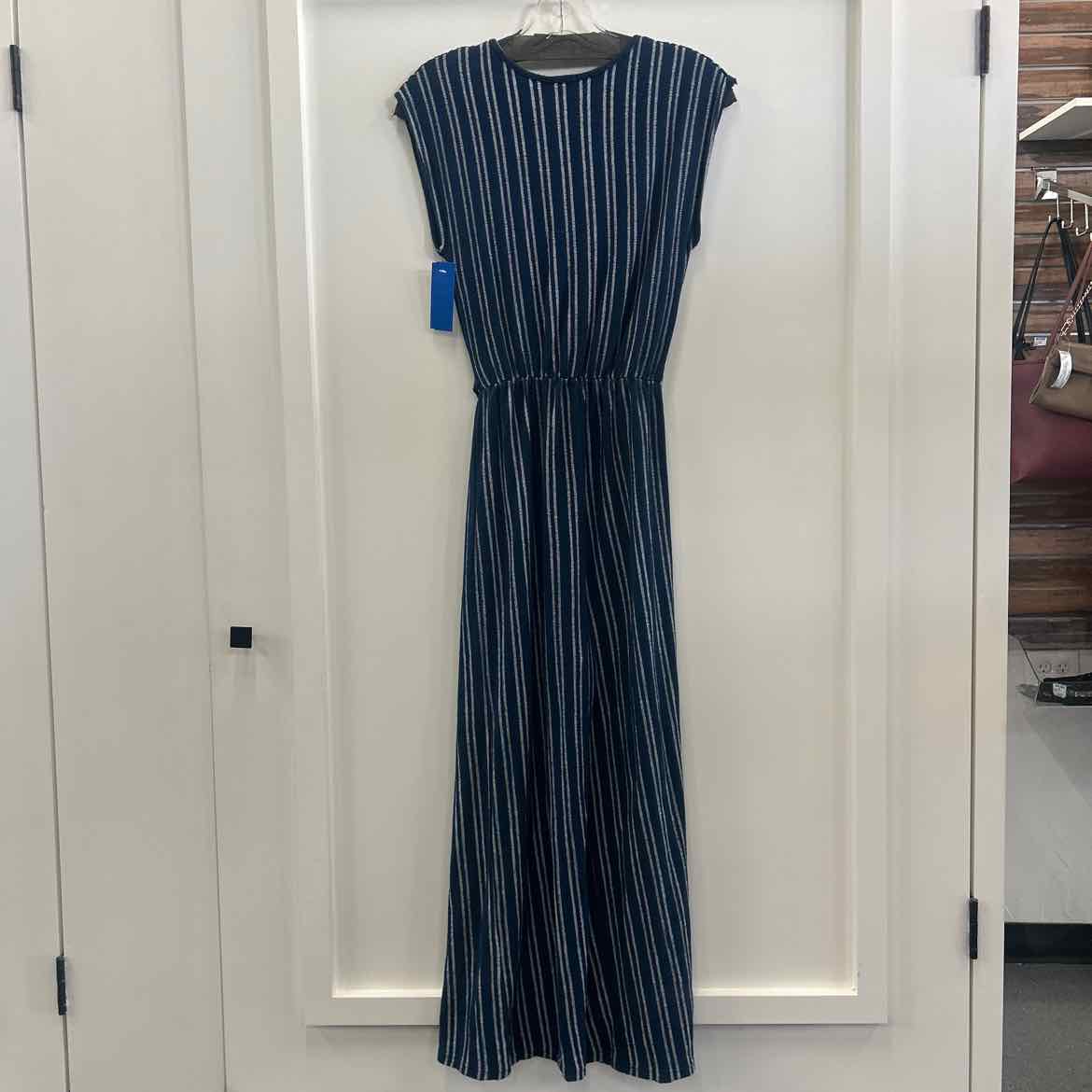 Caution to the wind Size S Navy/White Preloved Jumper