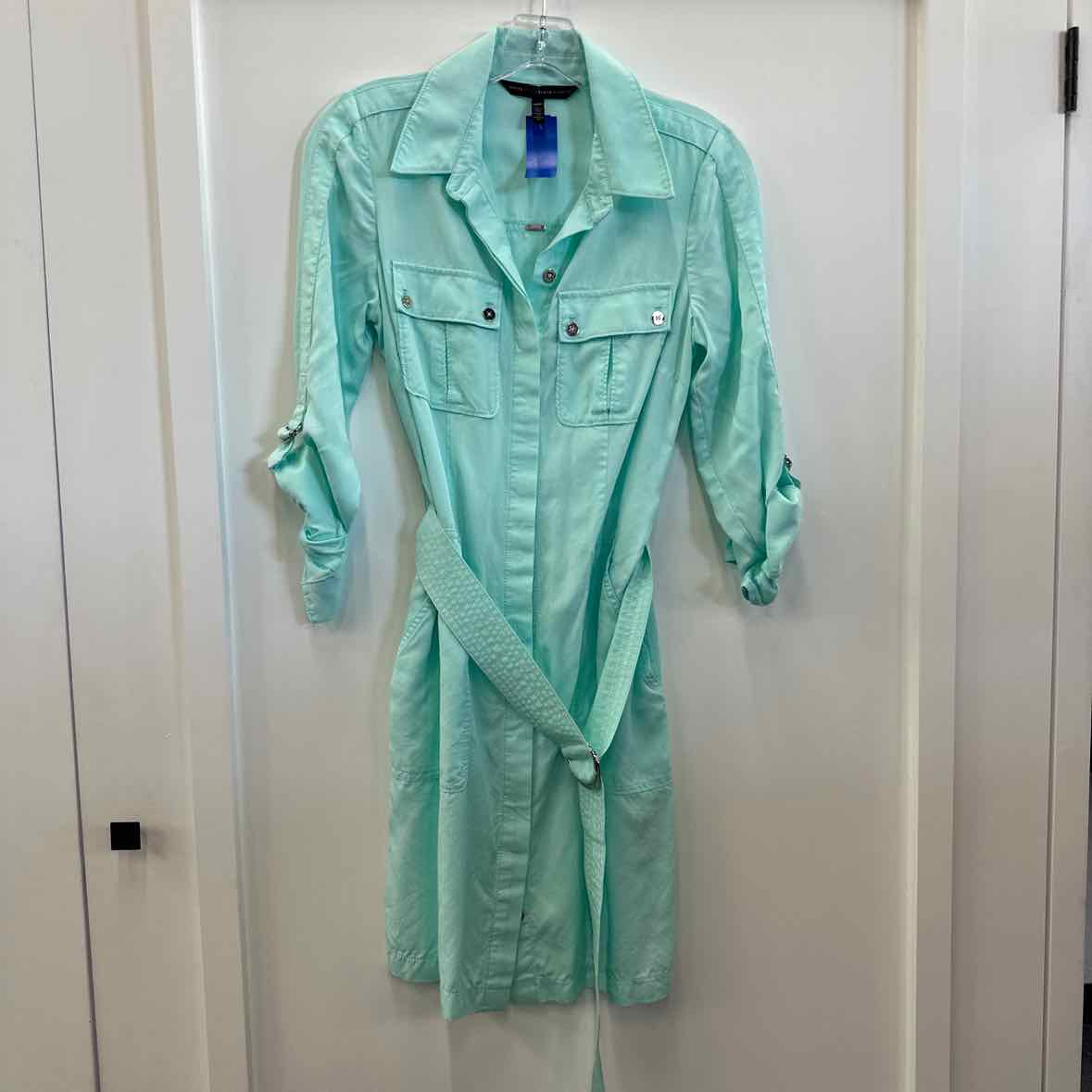 White House Black Market Size 4P Blue Dress