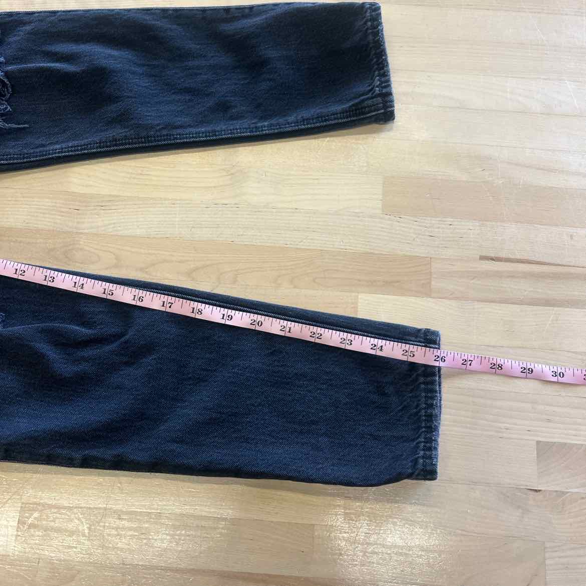 American Eagle Size 000 Black Denim Preloved Jeans