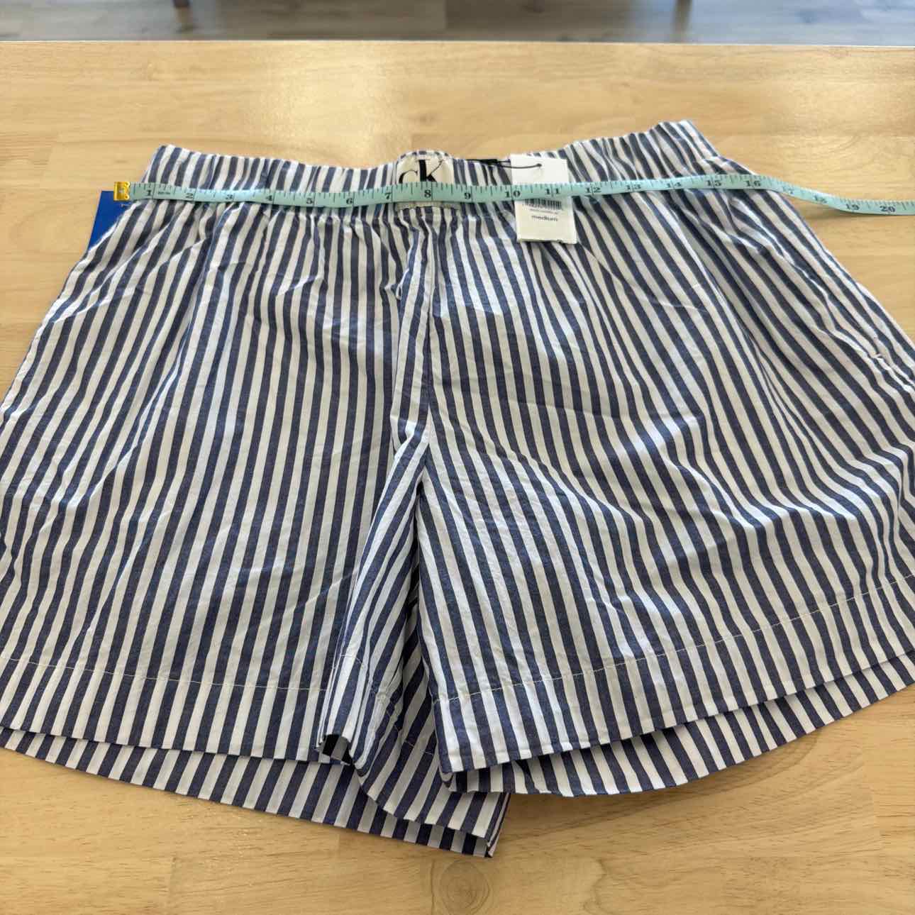 Calvin Klein Women Size M Blue New Shorts