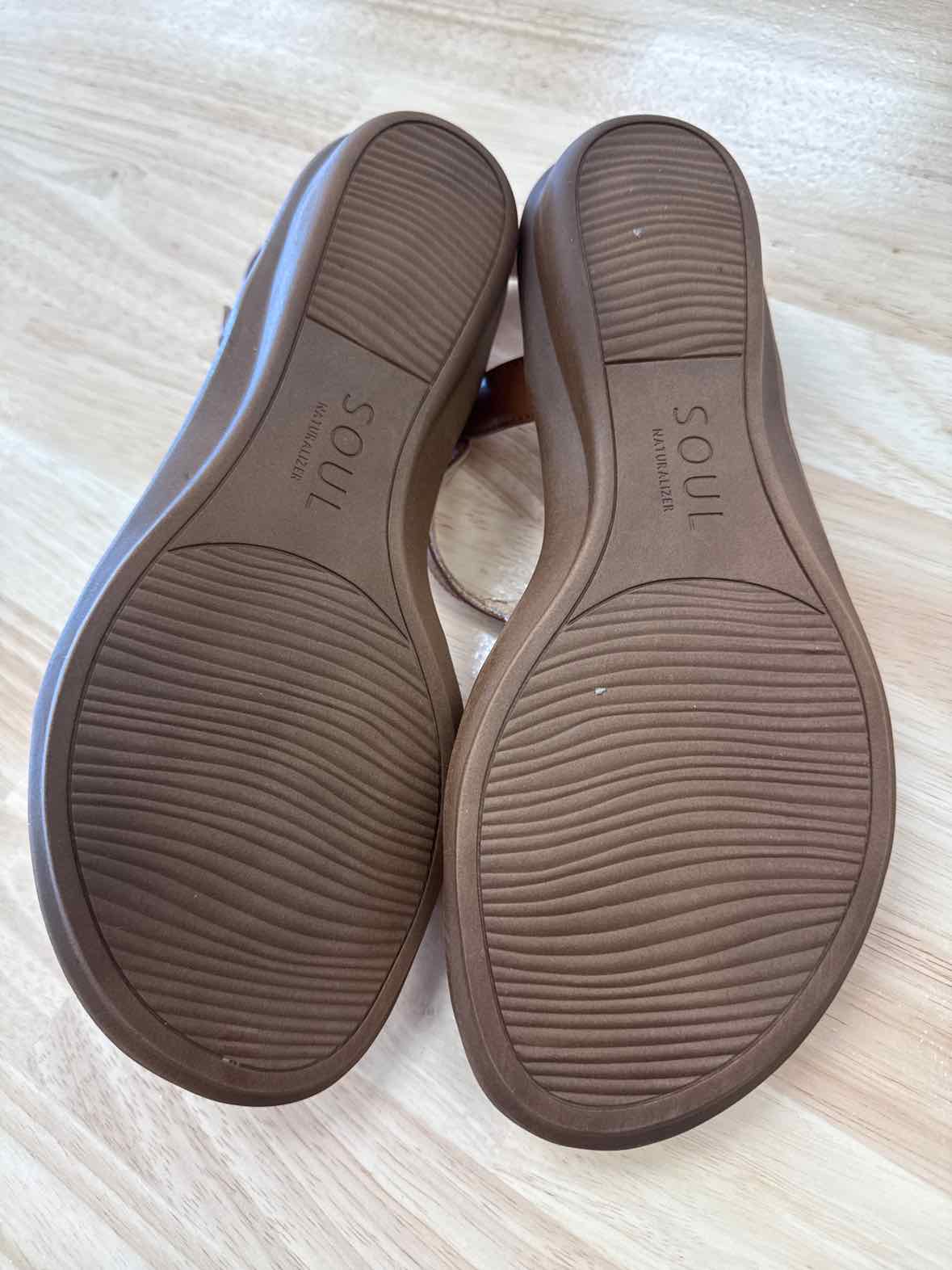 Soul Naturalizer Size 9.5 Tan Solo Casual Sandals NWT