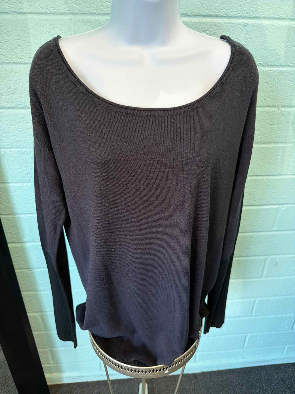 French Connection Size L Black Sweater