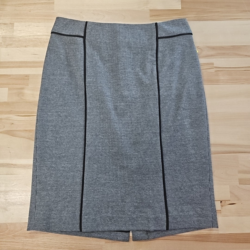 Calvin Klein Size 6 BLACK & WHITE Skirt