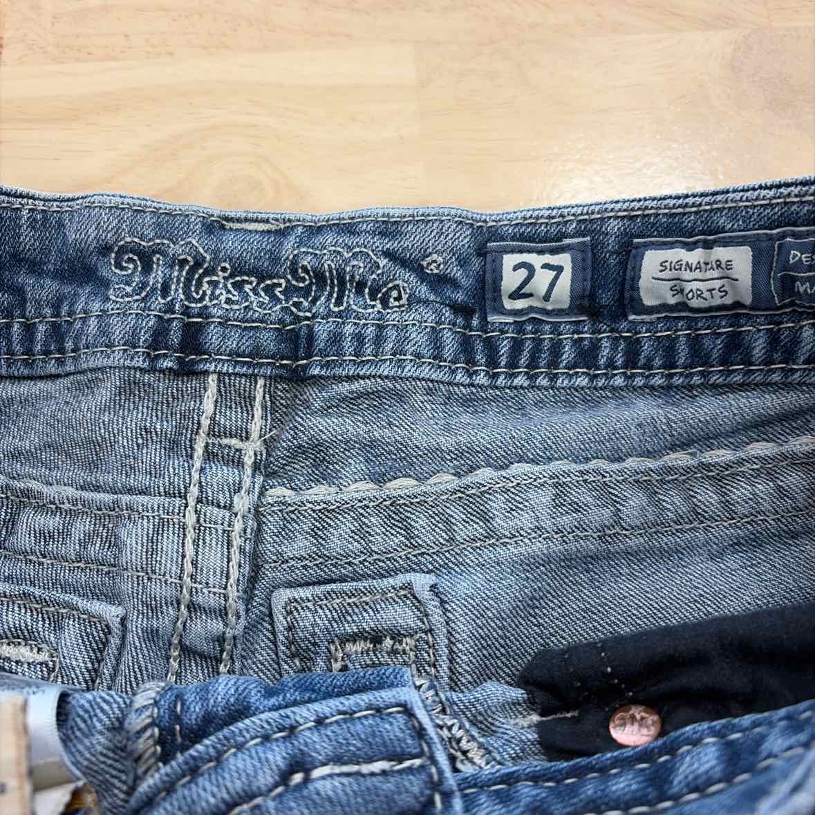 Miss Me Women Size 27 Blue Preloved Shorts