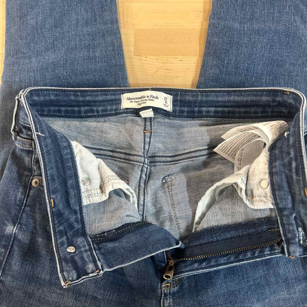 Abercrombie & Fitch Size 27 / 4 Blue Denim Preloved Jeans