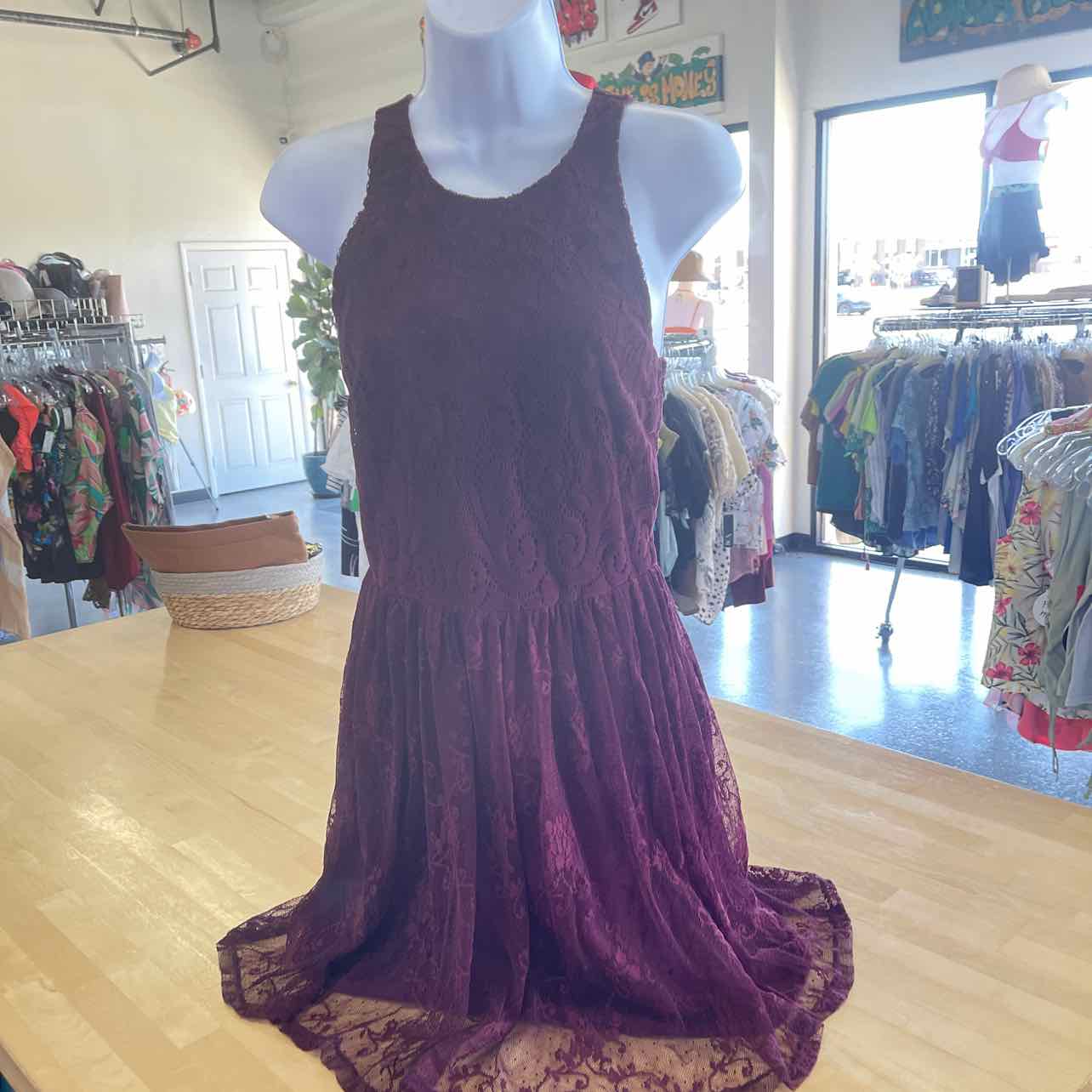 Hollister Size M Burgandy Preloved Mini Dress