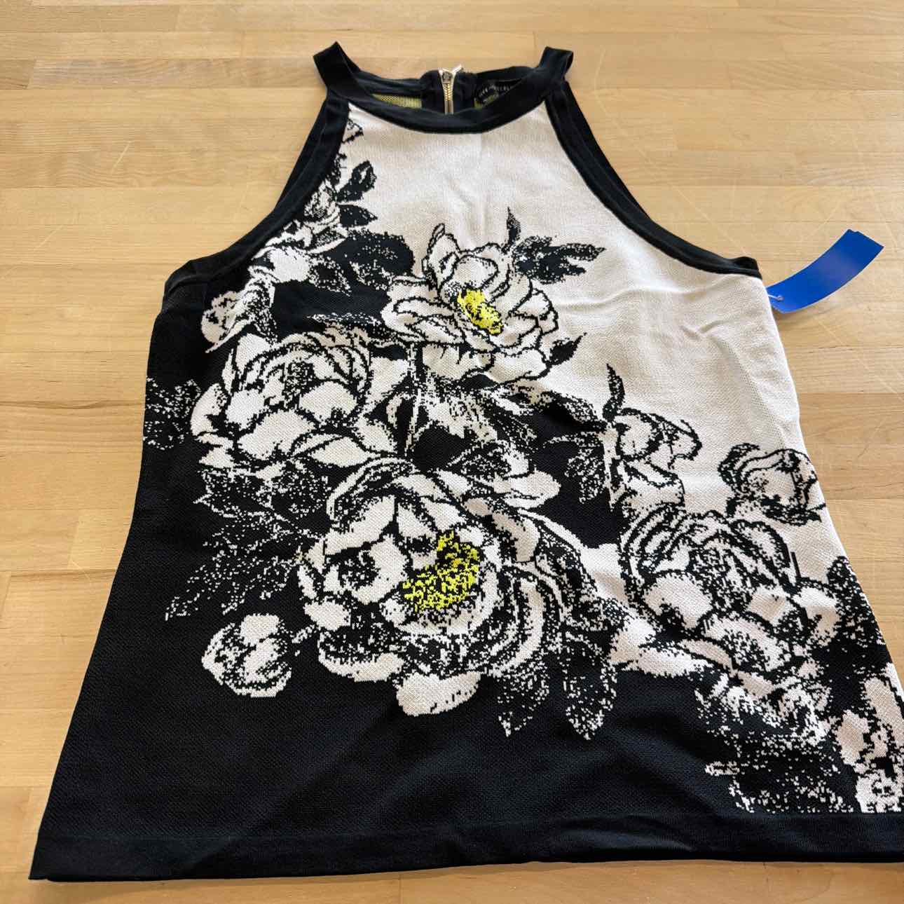 White House Black Market Size S White Black Preloved Halter