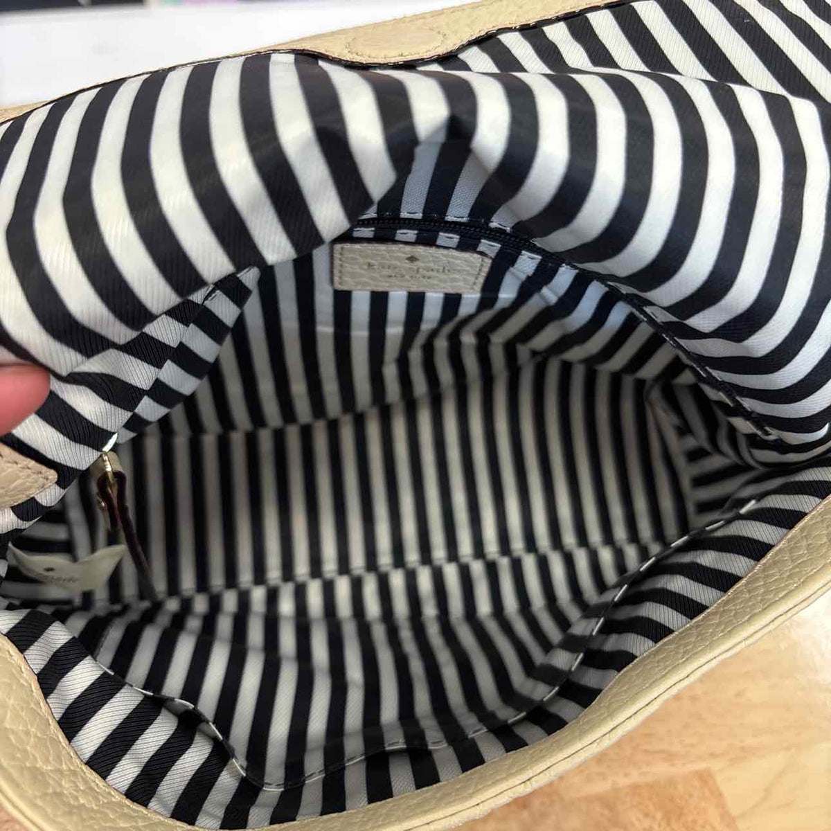 Kate Spade Black/white Leather Preloved Handbag