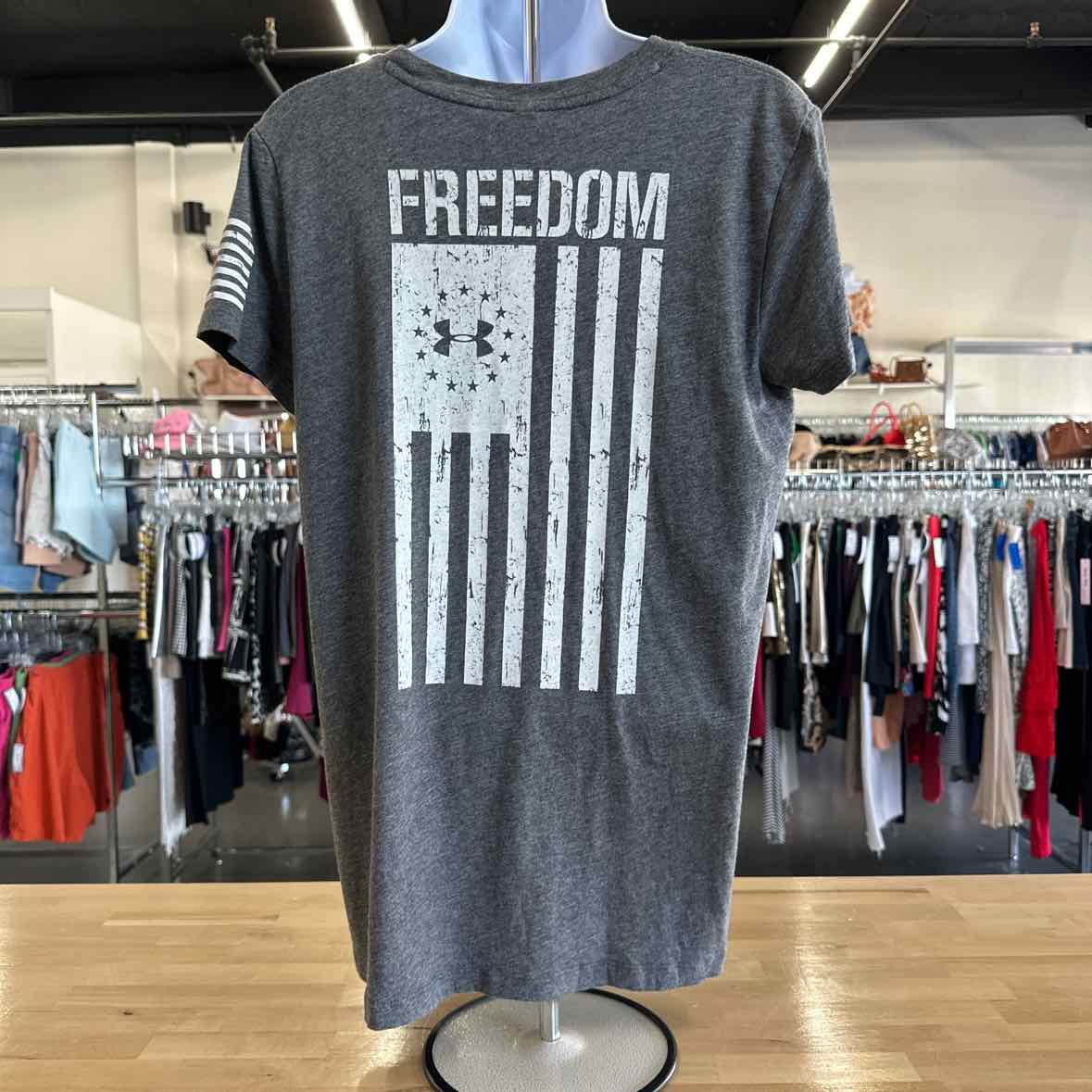 Under Armour Size M Gray T-shirt