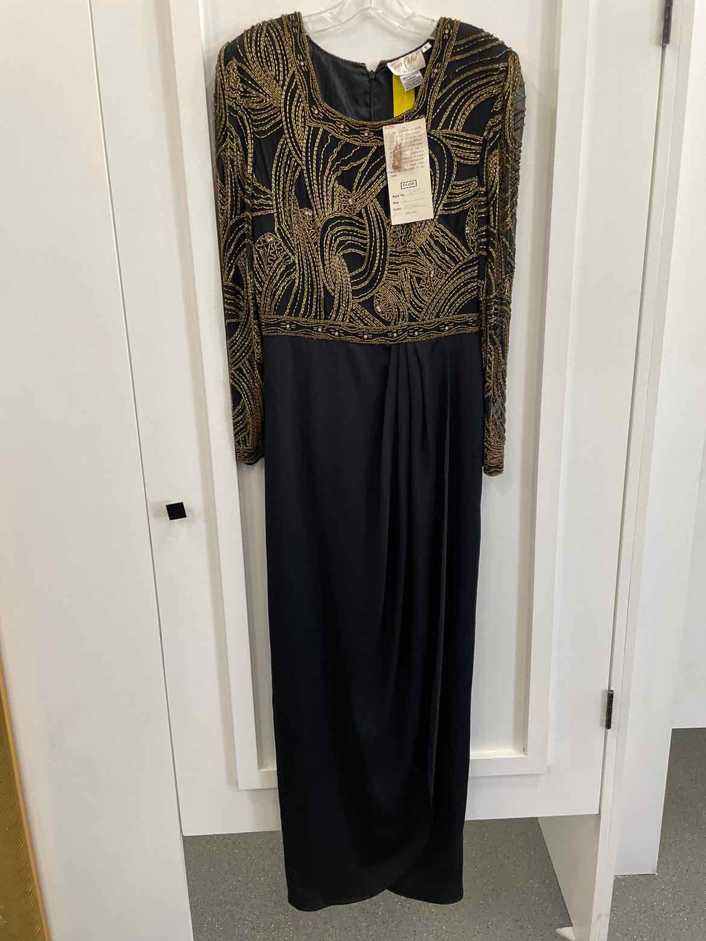 Tan-Chho Size S Black & Gold Dress