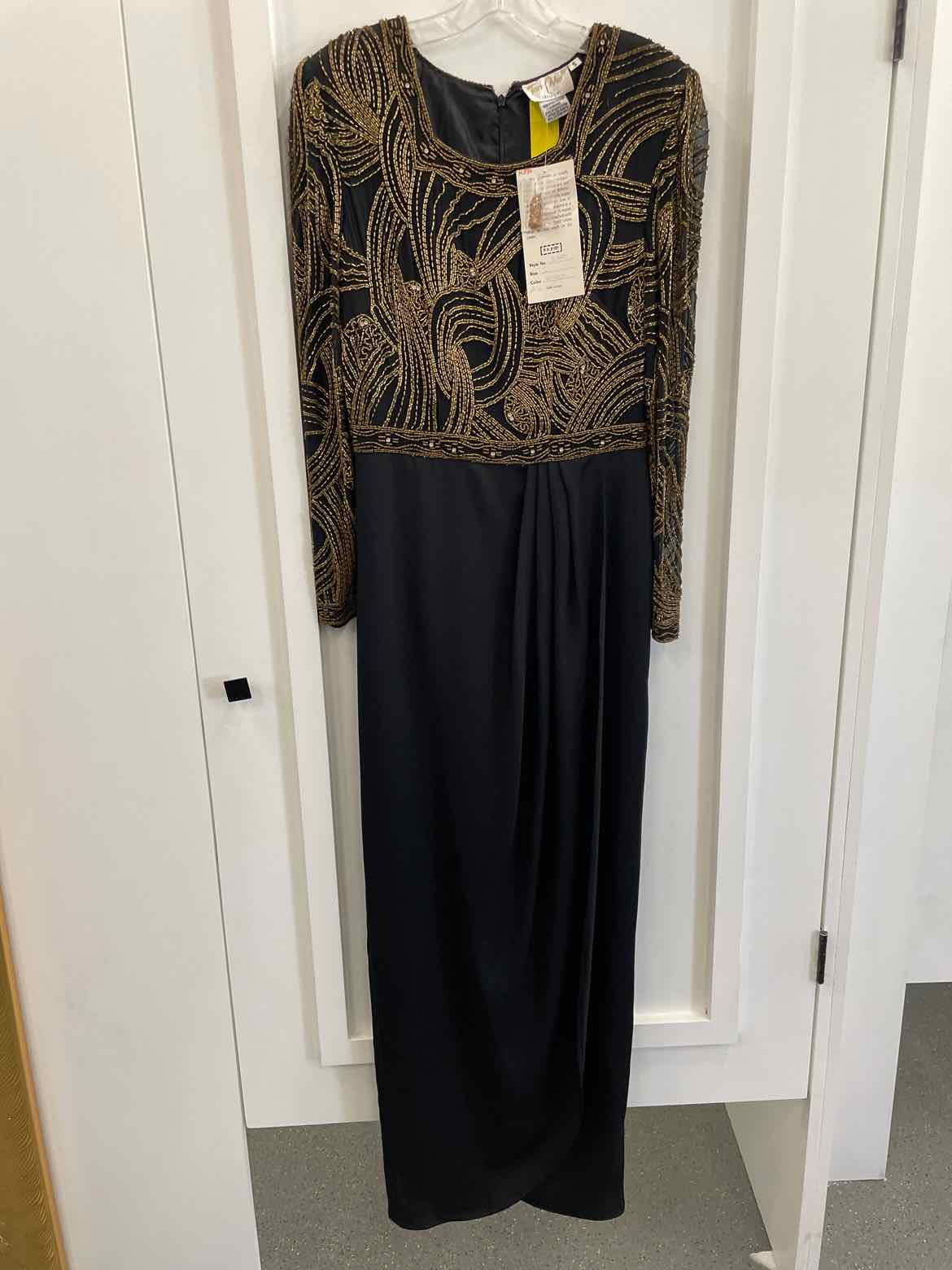 Tan-Chho Size S Black & Gold Dress