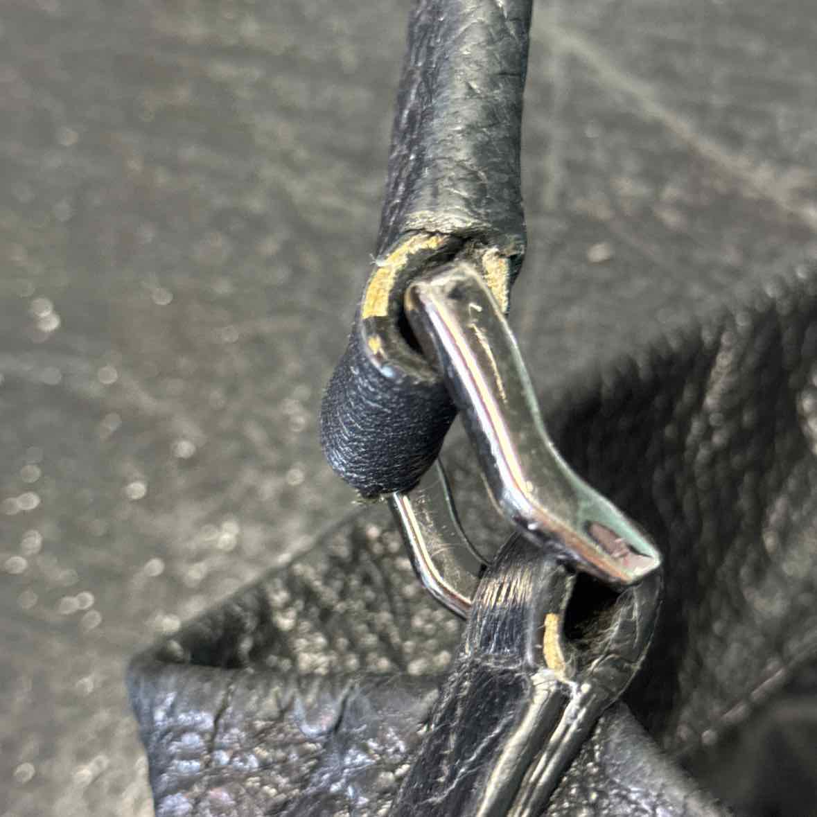 Burberry Shadow Check Black Hobo in Nylon and Leather Pre-Owned