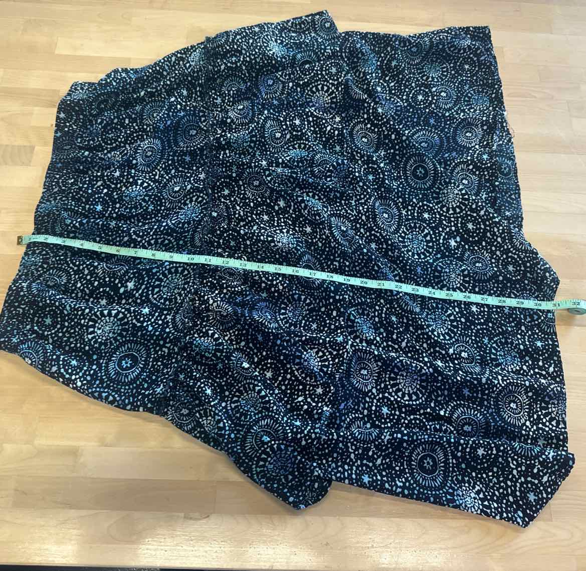 Studio West Size XL Black & Blue Skirt