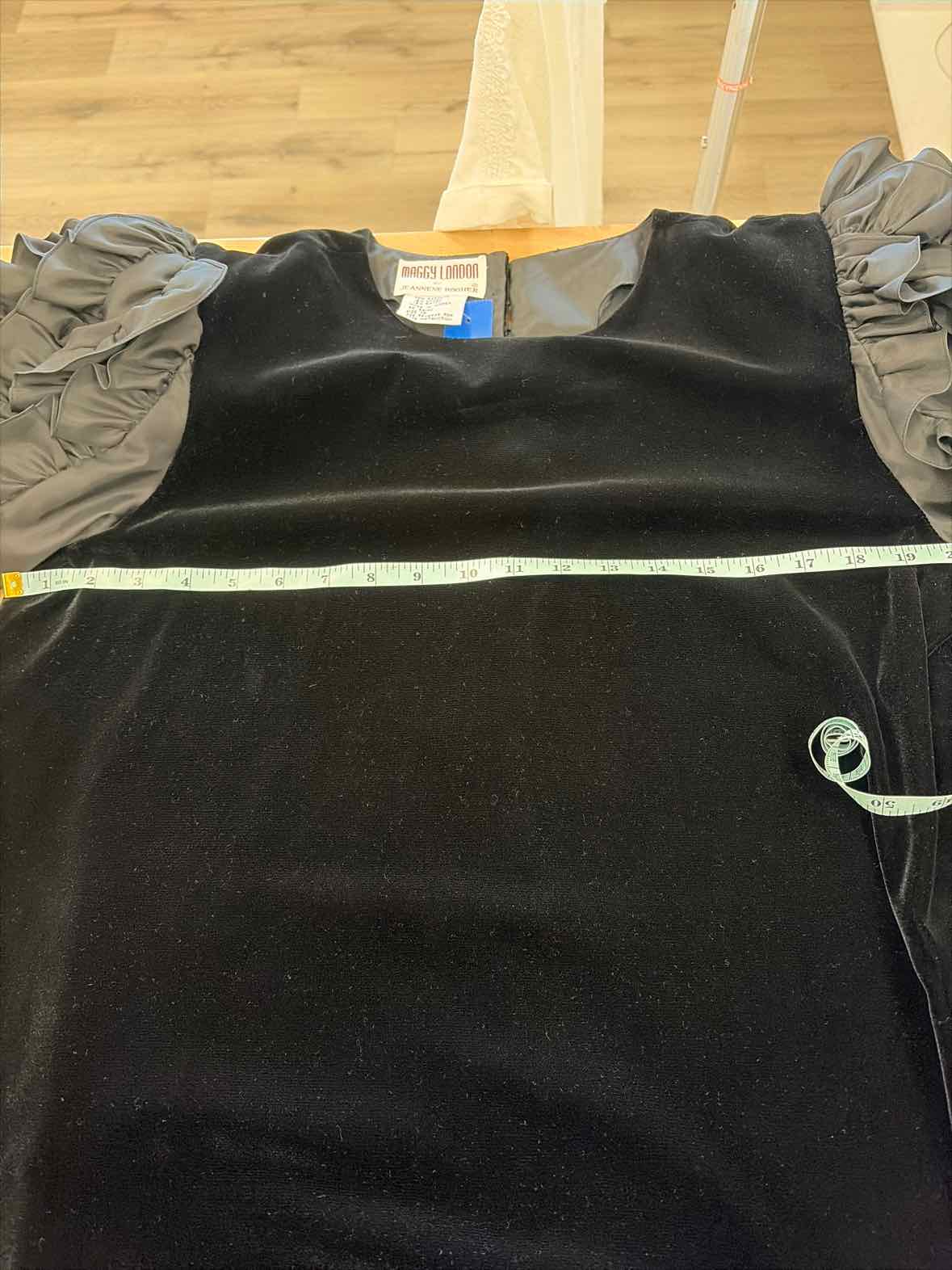 Maggie London Size 16 Black Vintage Dress