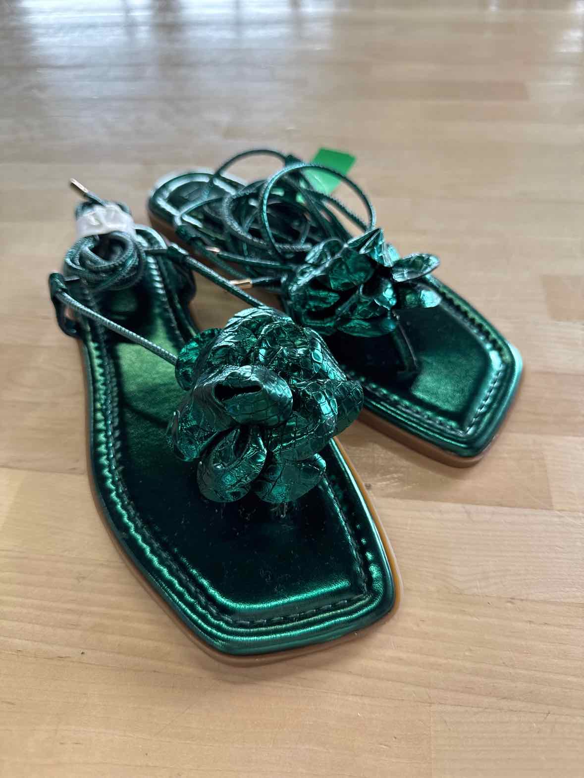 I.n.c. International Concepts Women's Gilma Flower Flat Sandals
