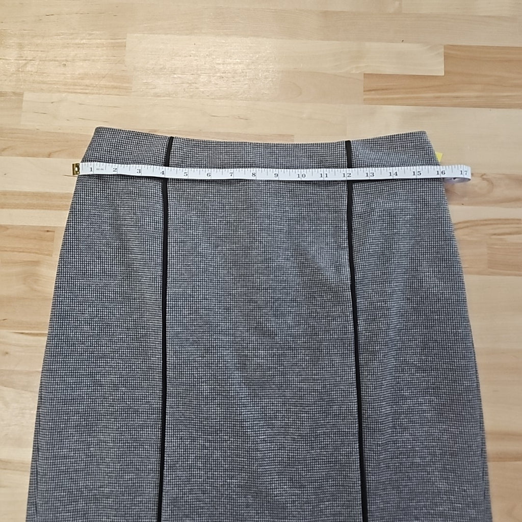 Calvin Klein Size 6 BLACK & WHITE Skirt