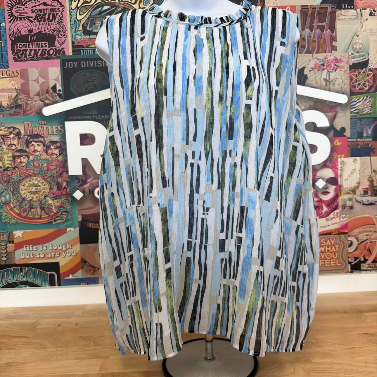 Calvin Klein Size XL Sleeveless Printed Top - Light Sky Multi