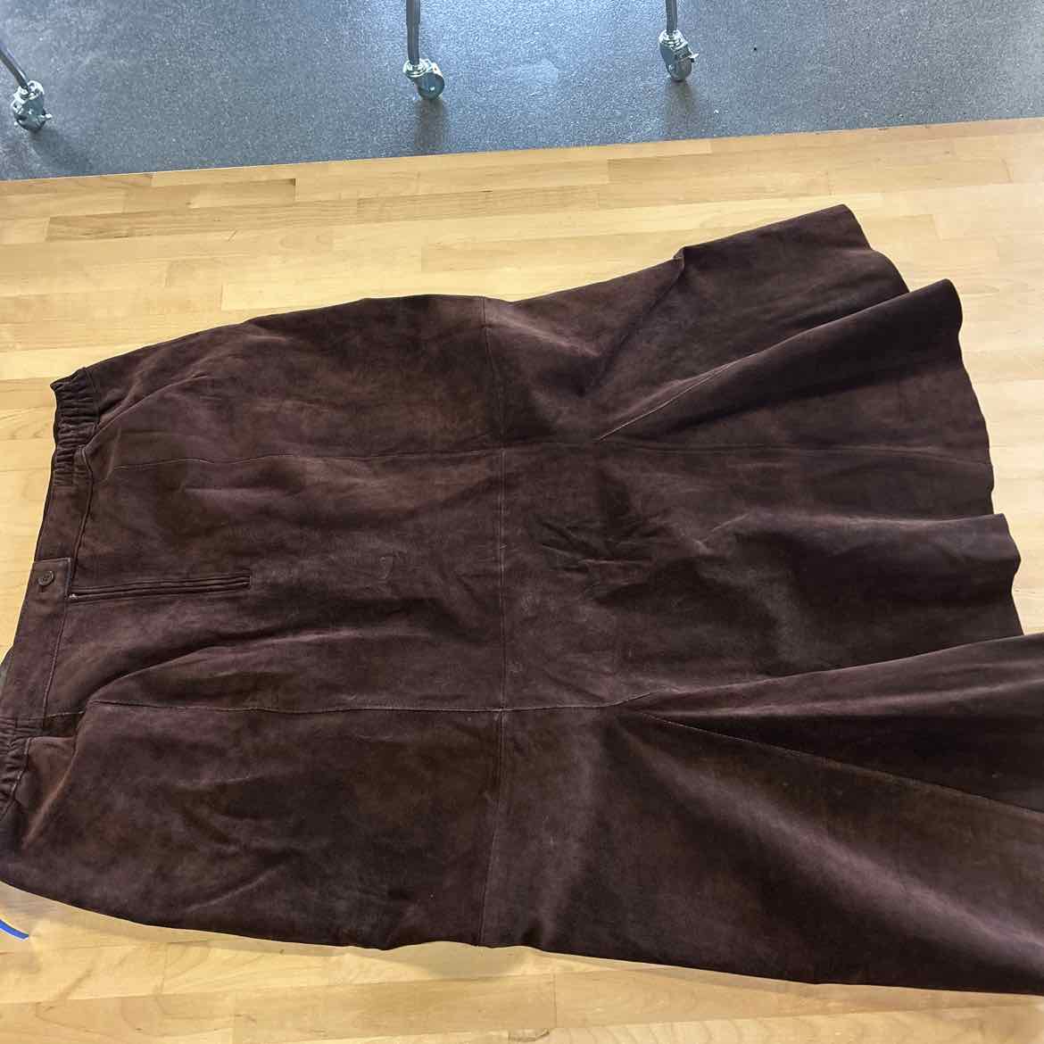 J.G.Hooked Size 20 Brown Leather Preloved Skirt