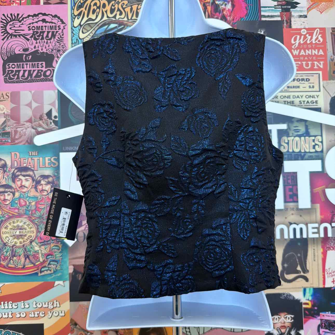 Muse Size 4 Textured-Rose Sleeveless Top - Black Blue