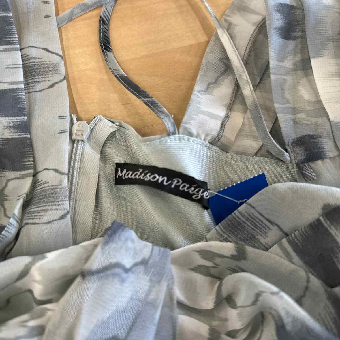 Madison Paige Size M Gray Sleeveless