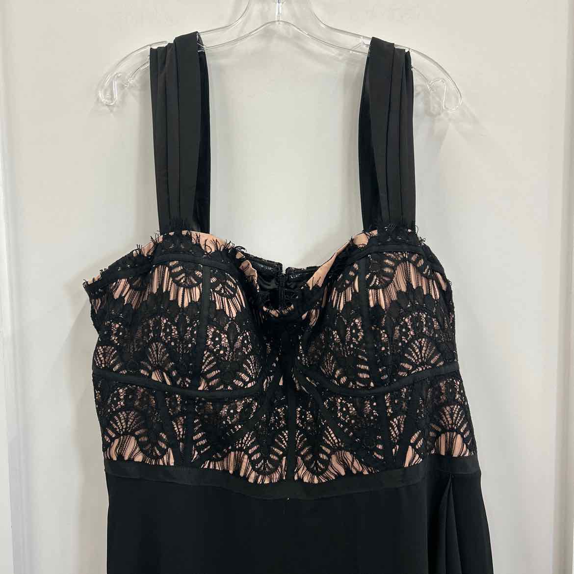 City Chic Size XL Black Preloved Dress