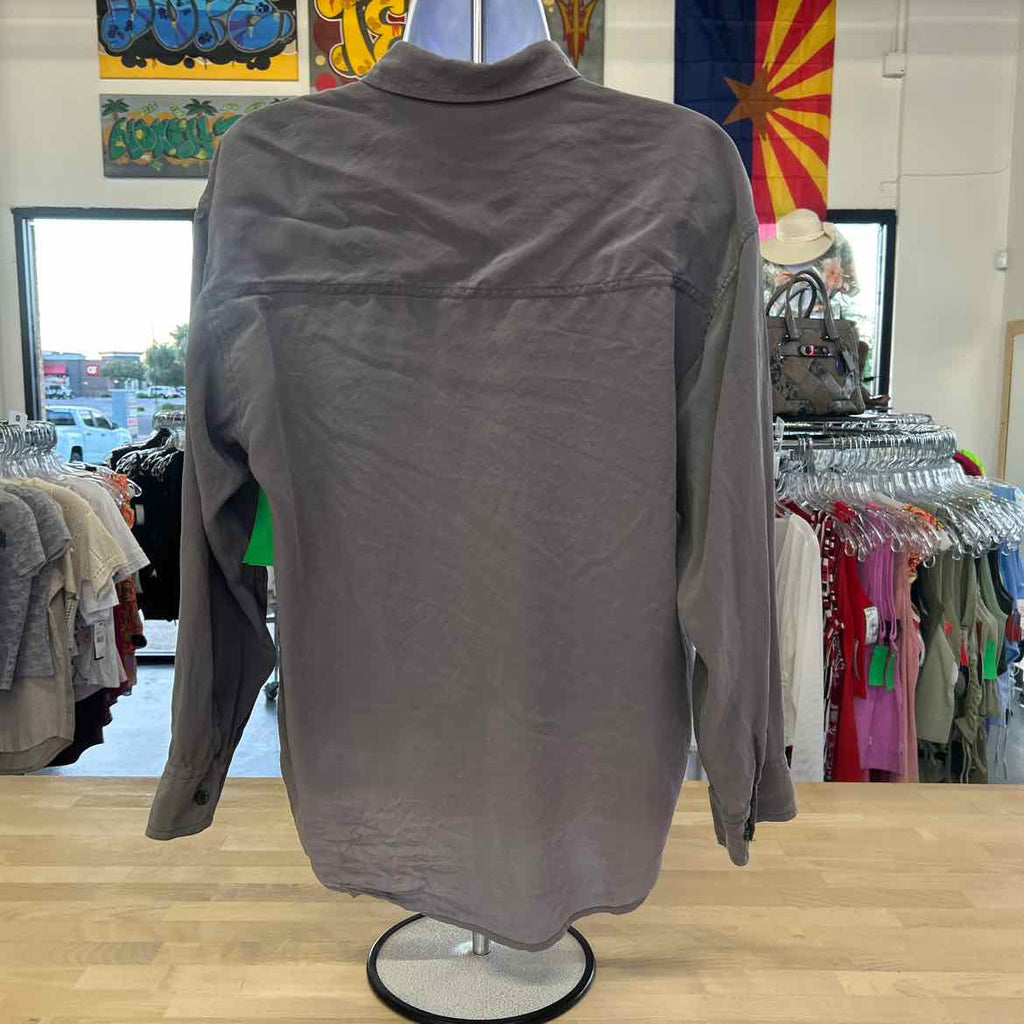 Equipment Size M Gray Silk Preloved Button Down LS