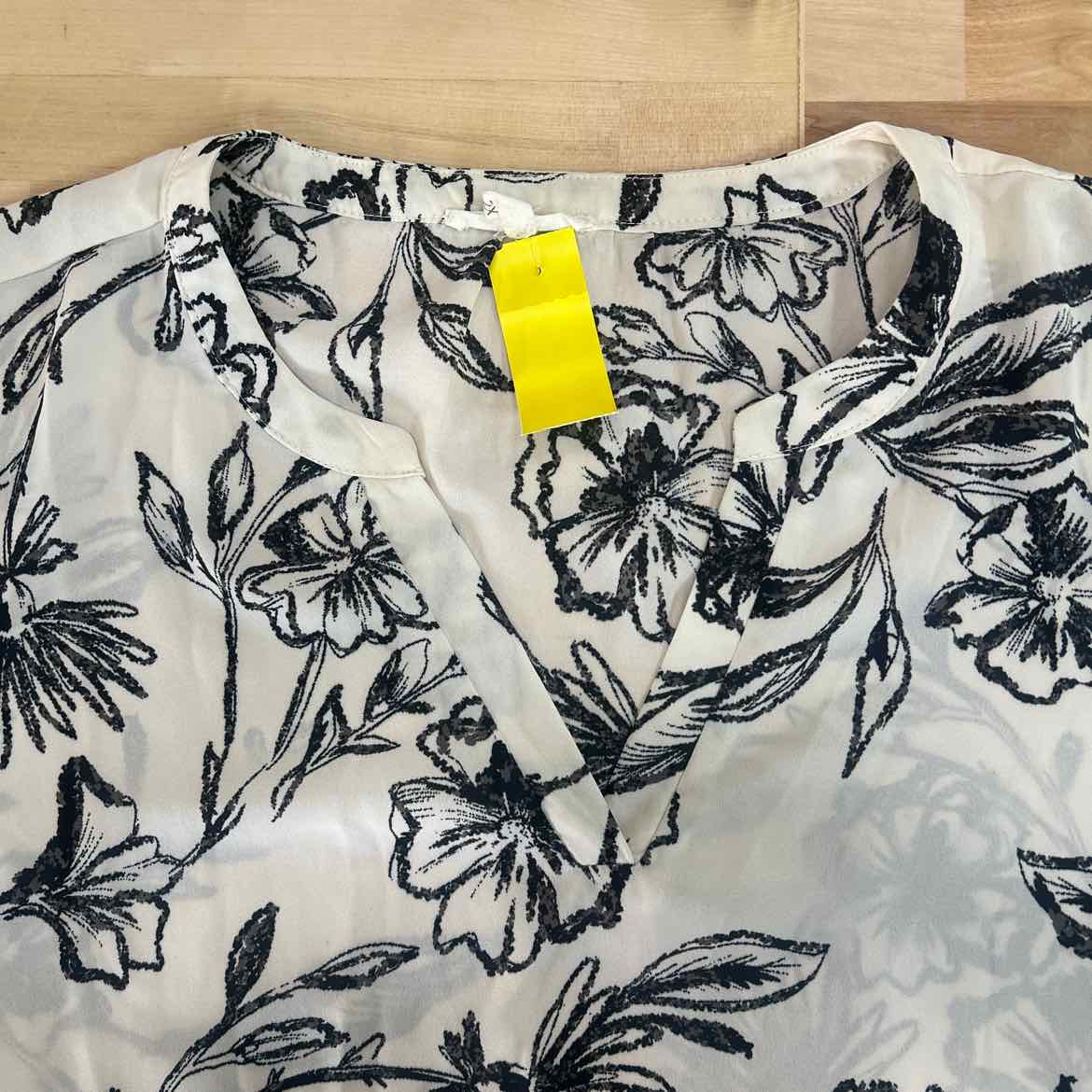 Maurices Size 2 Beige Preloved Blouse SS
