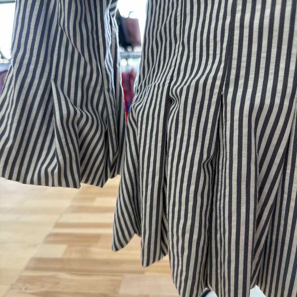 Nilika Size S gray/white Blouse