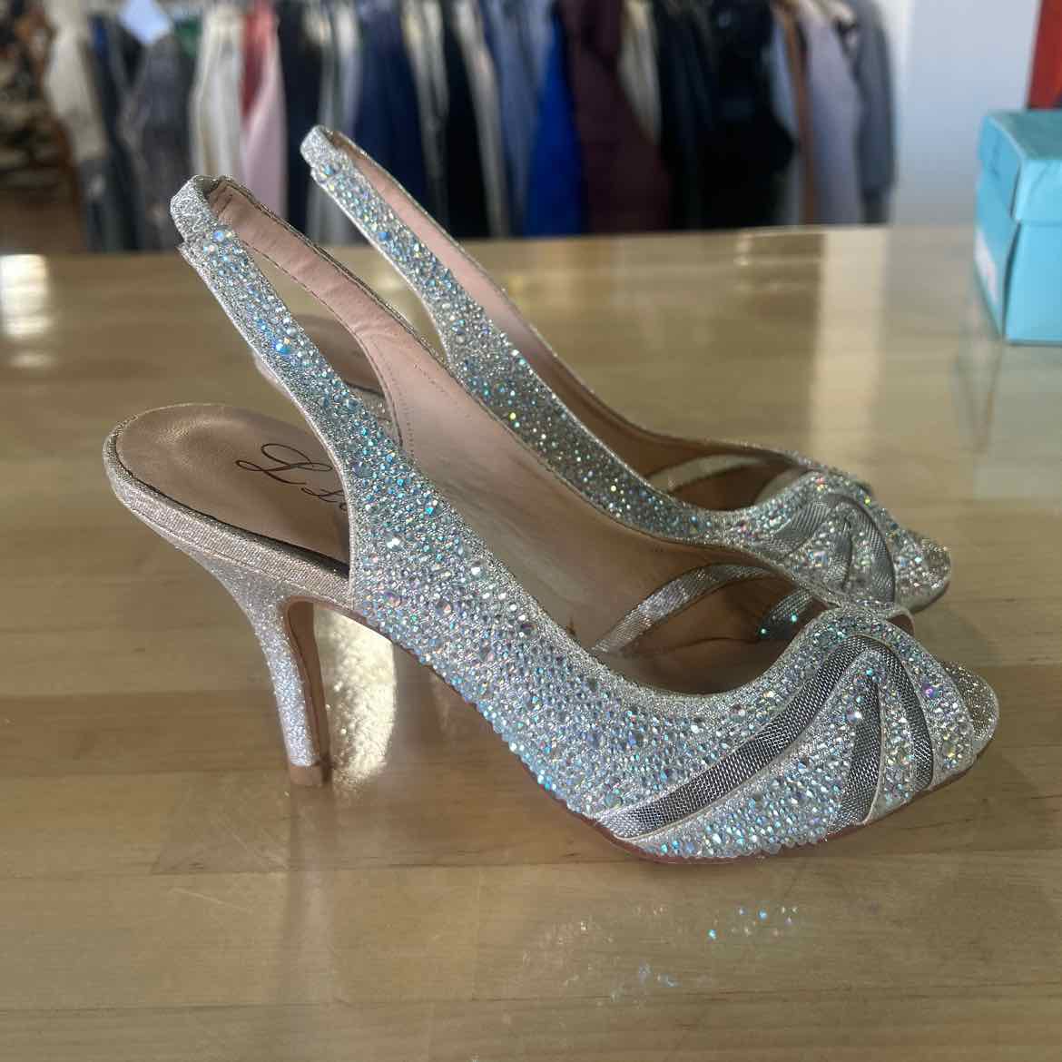 Lorraine Size 6.5 Silver Preloved Heels