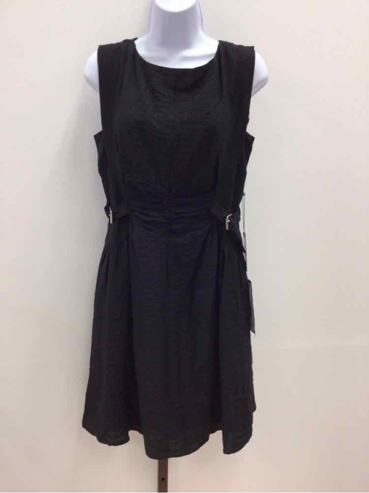 Vince Camuto Size10 Crepe Sleeveless Fit & Flare Dress - Black