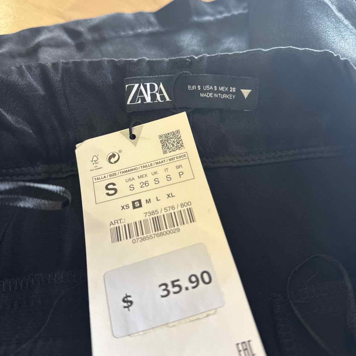 Zara Basic Size S Black Shorts