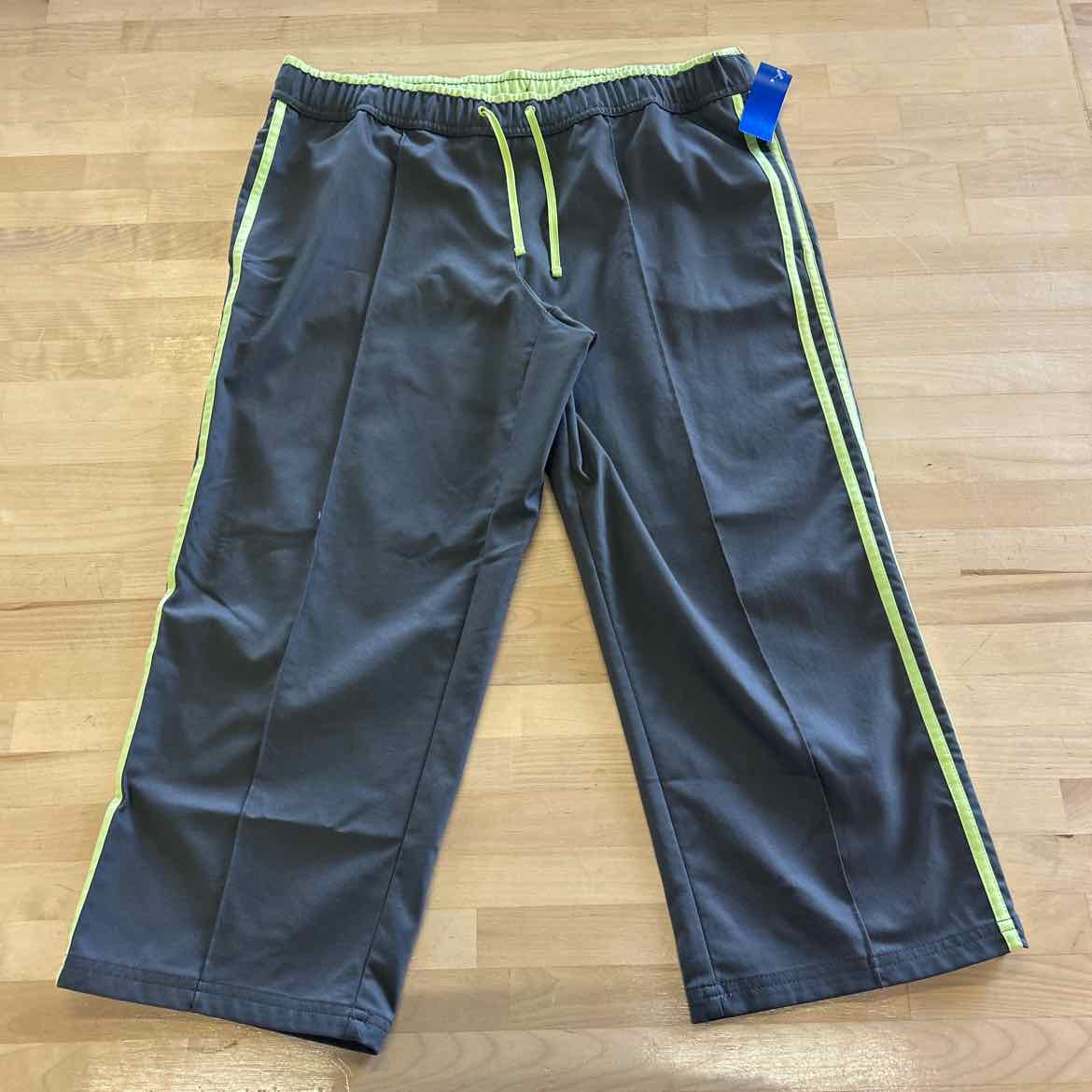 Made for life Size M Grey Preloved Athletic Pants