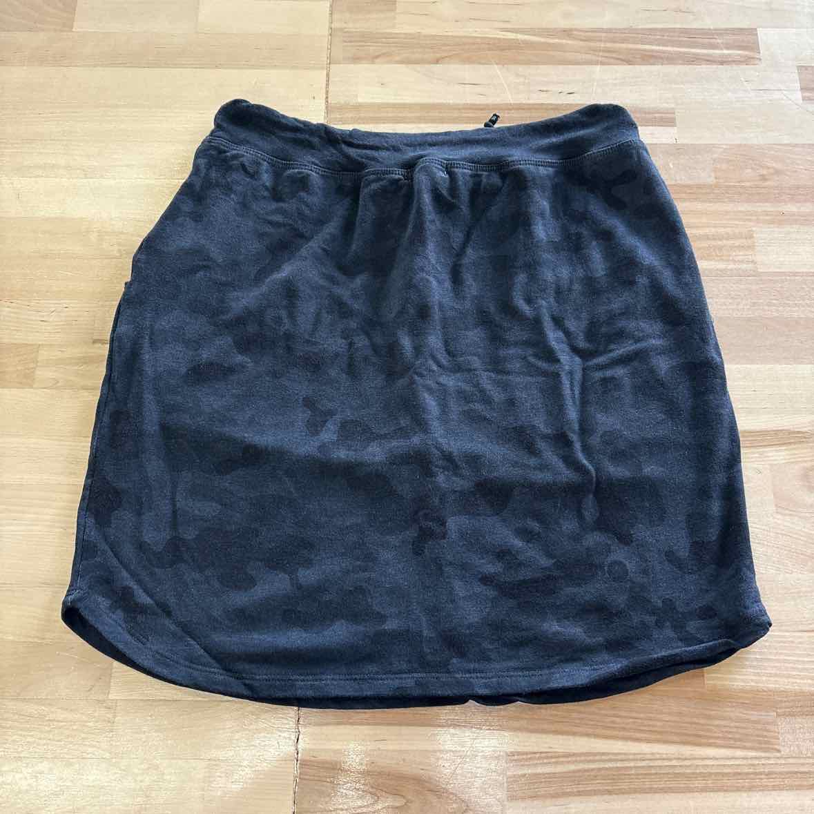 sundry Size 2 Black Skirt