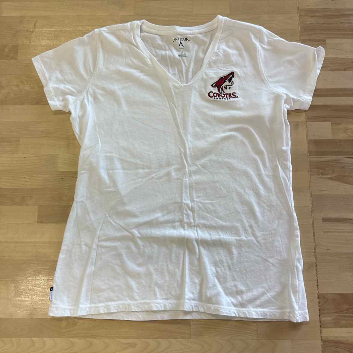 Antigua Size XL White T-shirt