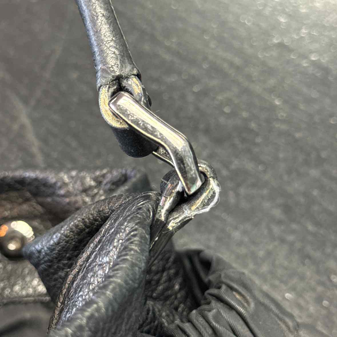 Burberry Shadow Check Black Hobo in Nylon and Leather Pre-Owned