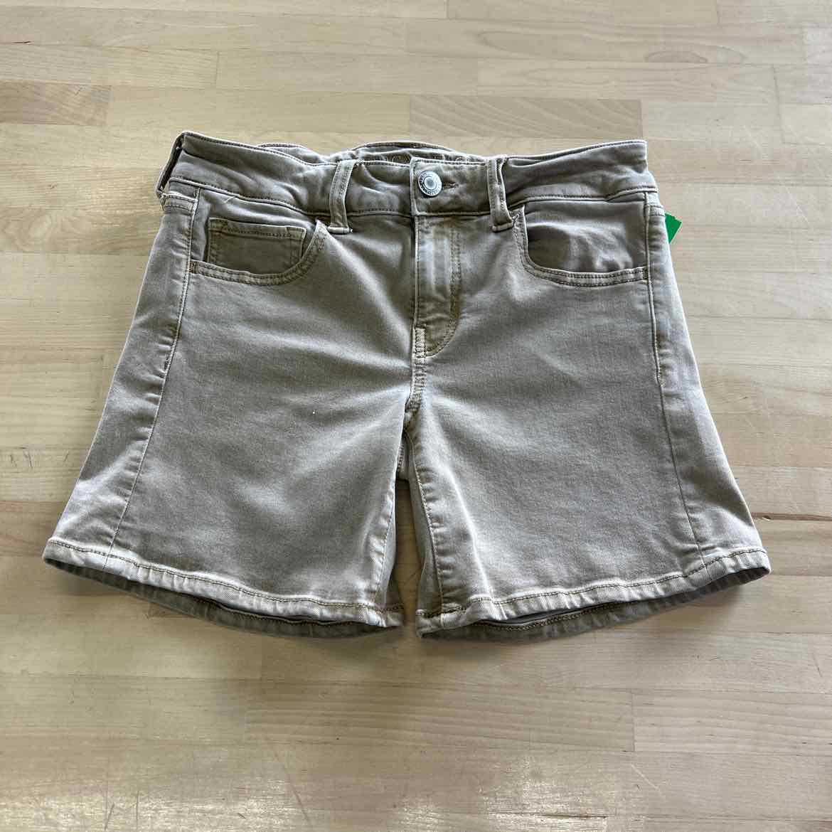 American Eagle Women Size 4 Tan Preloved Shorts