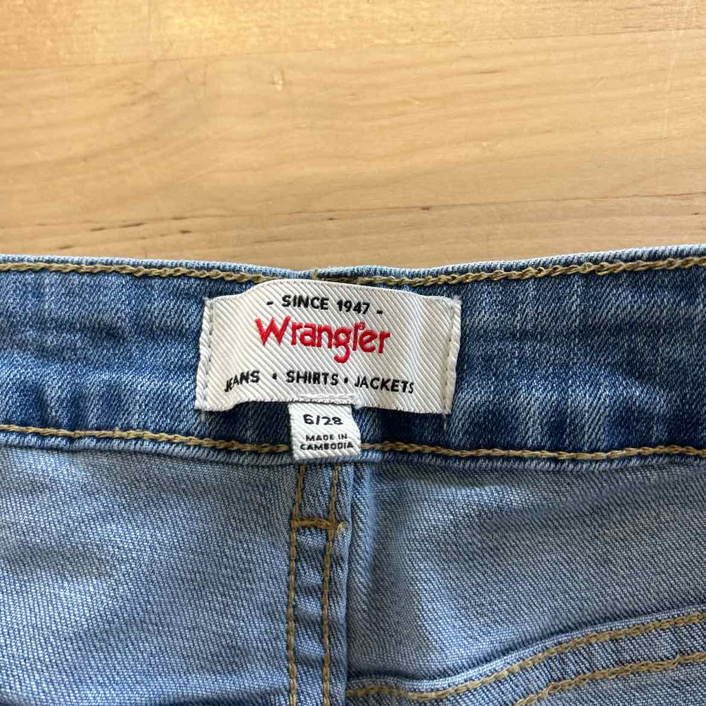 Wrangler Size 6 Blue Denim Preloved Jeans