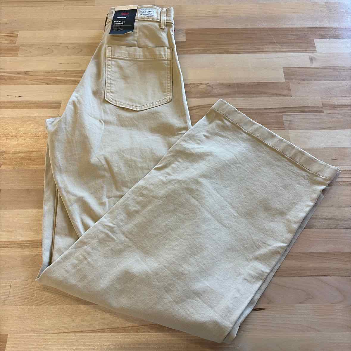 Levi's Size 28x31  Beige Vintage Chinos New Pants