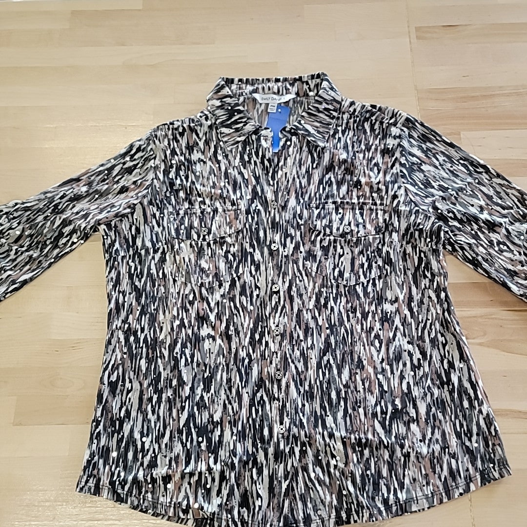 Emily Daniiels Size PM Brown Button Down Shirt