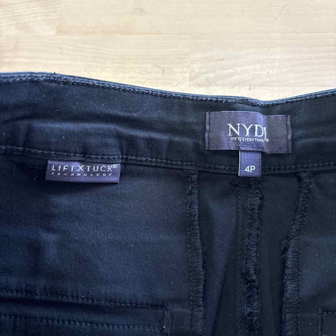 NYDJ Women Size 4P Black Preloved Shorts