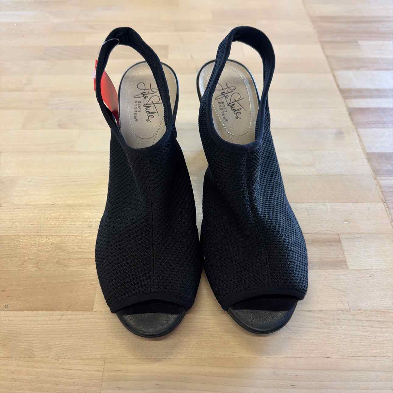 Lifestride Size 9.5 Black Preloved Sandals