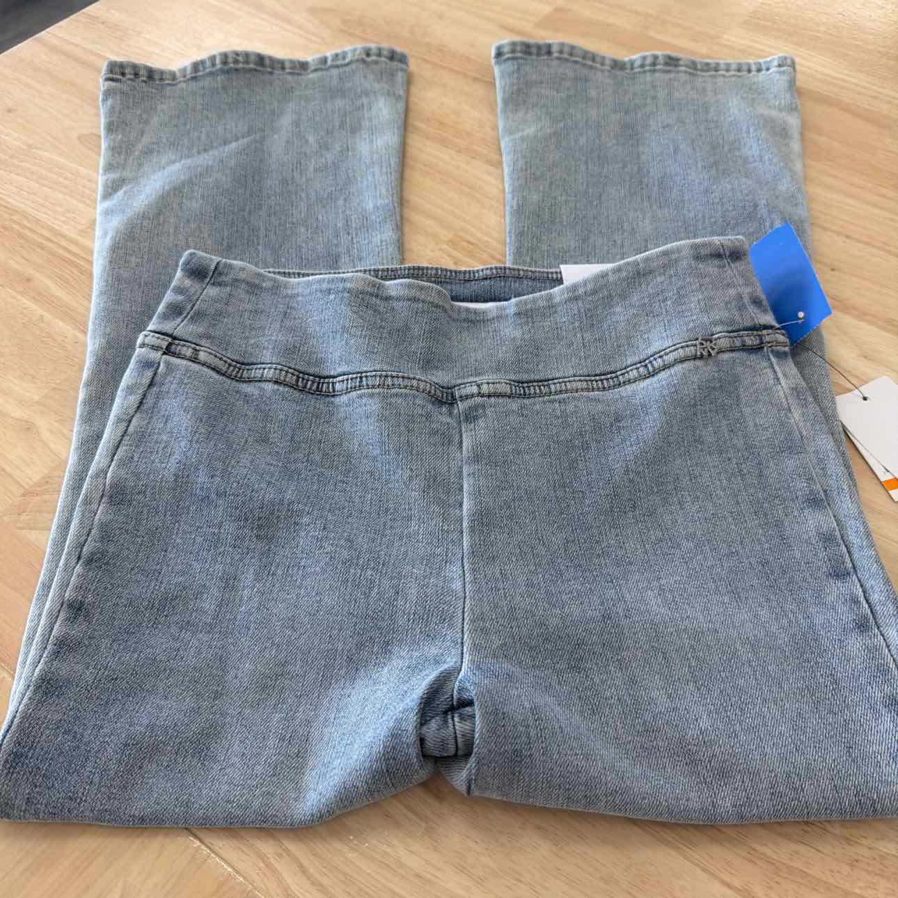 DKNY Size PS Petite High-Rise Cropped Flared-Leg Pull-on Jeans
