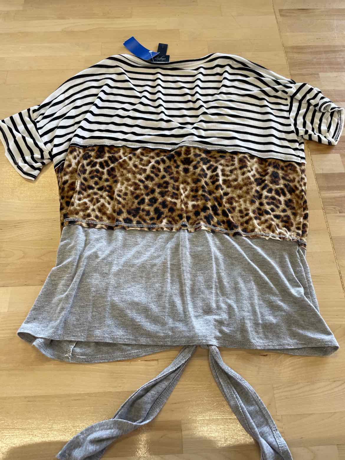 Daytrip Size S Multi-Color T-shirt